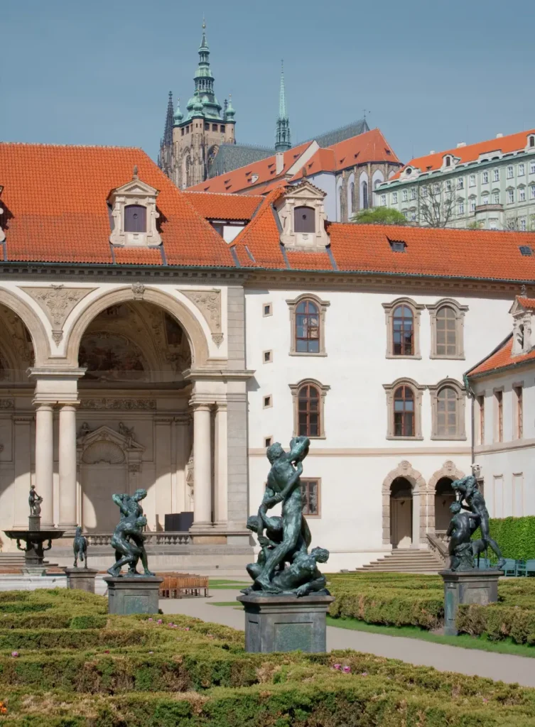 Le Palais Wallenstein et ses jardins​