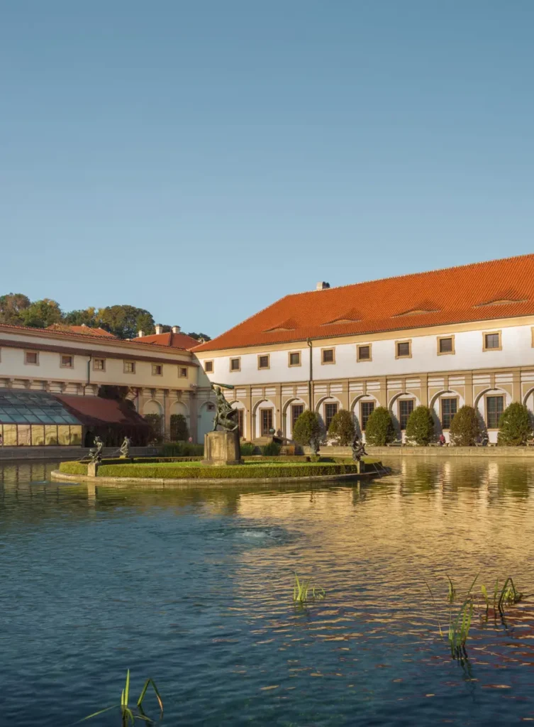 Le Palais Wallenstein et ses jardins​