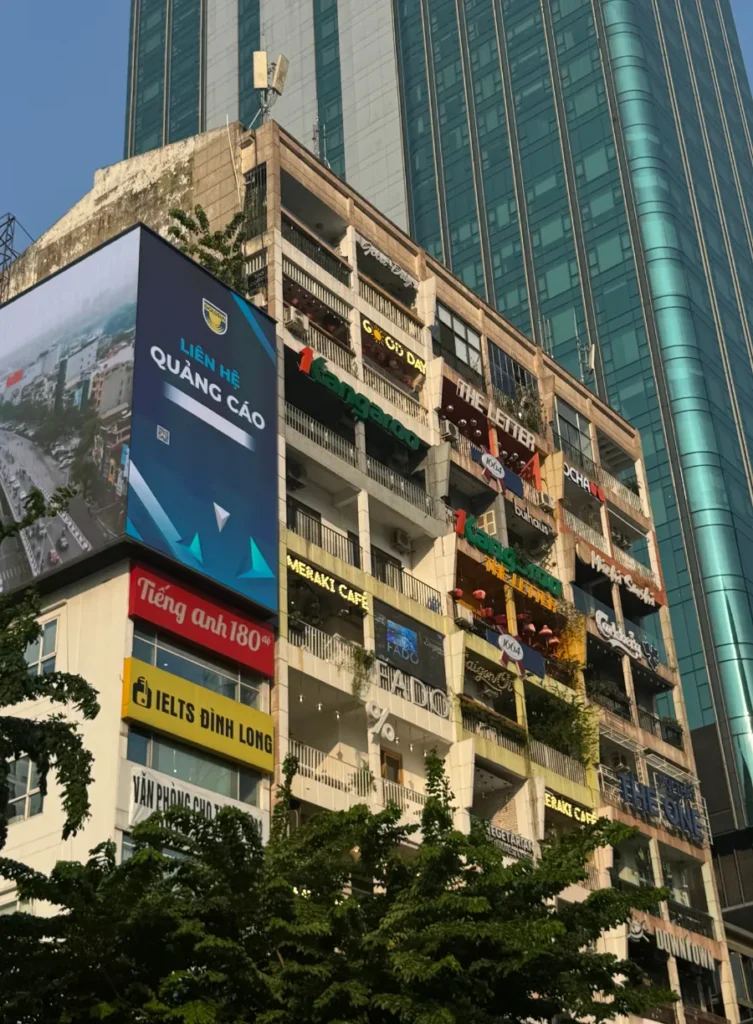 Café Appartement, Vietnam