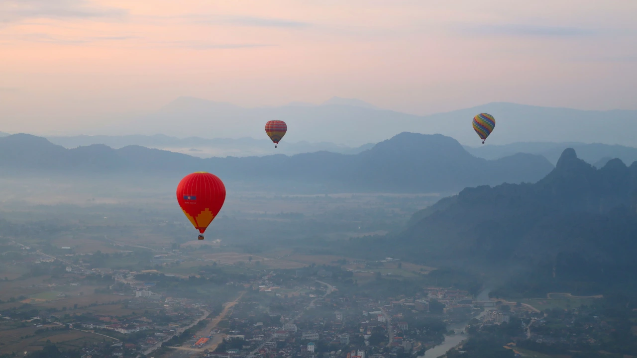 Vol montgolfière, Vang Vieng