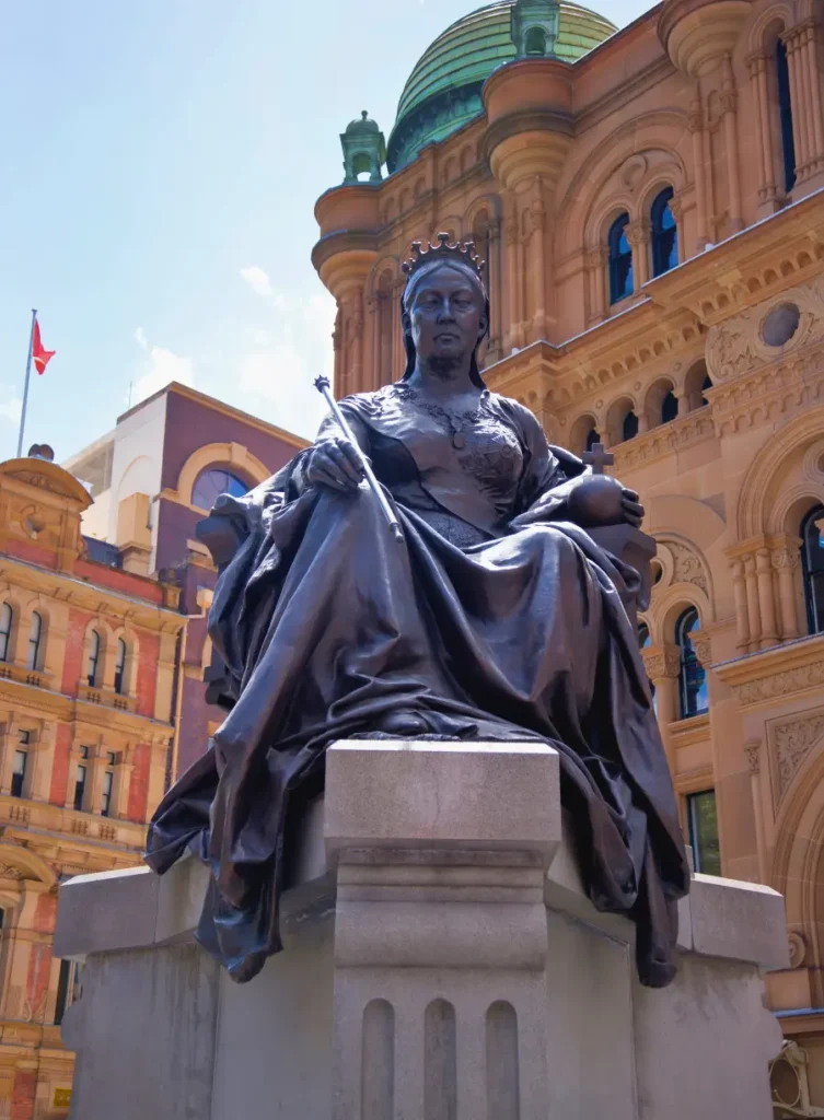 QVB, Queen Victoria statue