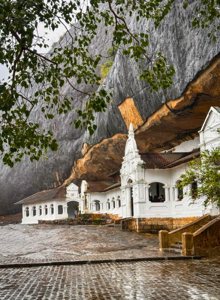 Cave de Dambulla, Sigirya
