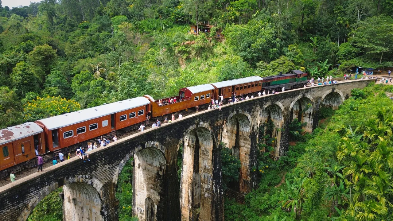 train-sri-lanka Train Sri Lanka, Nine Bridge Arch