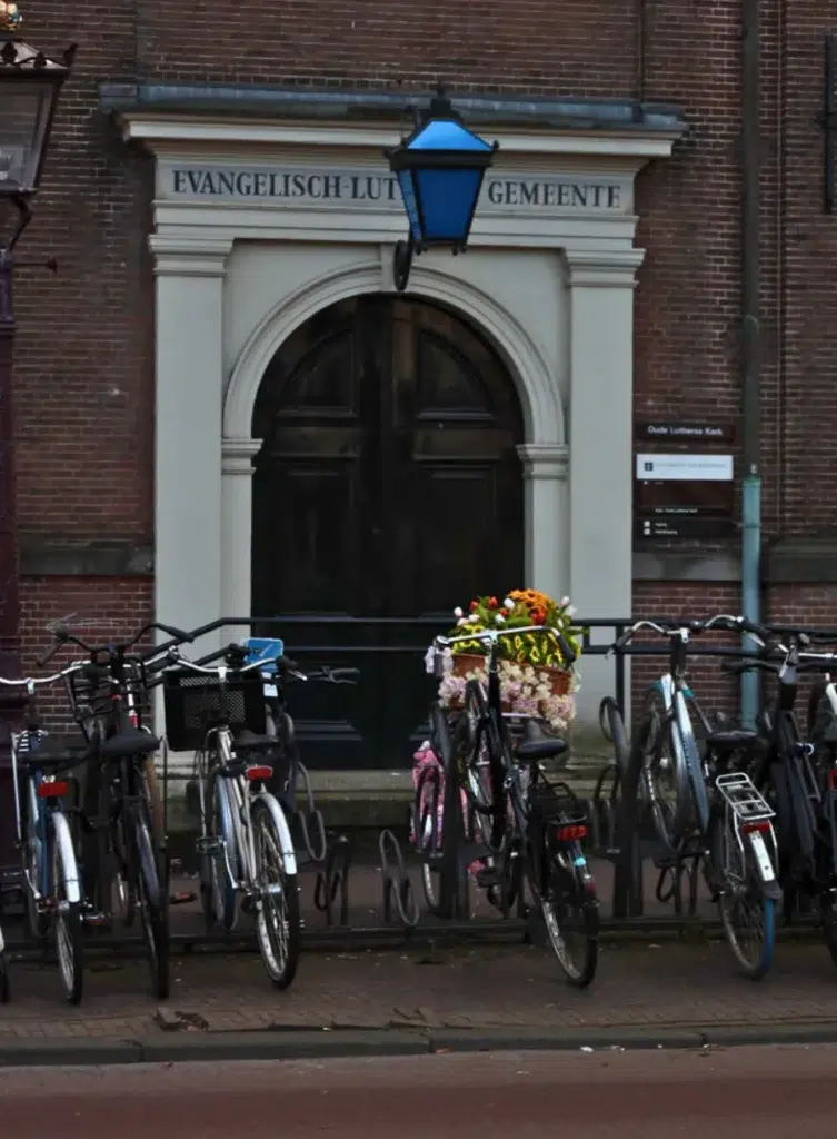 Velos rangés Amsterdam, Parking velo